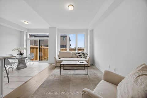 Photo 15 at 29 Milady Crescent, Rural Barrie Southeast, Barrie