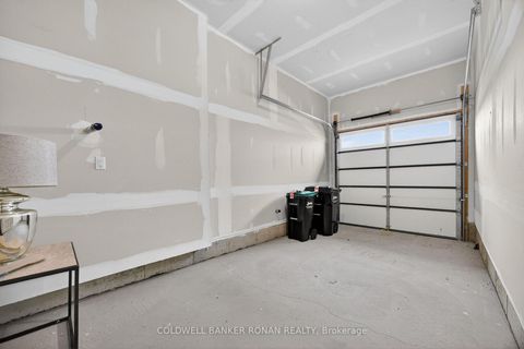 Photo 18 at 29 Milady Crescent, Rural Barrie Southeast, Barrie