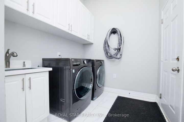 Photo 18 at 51 Cape Dorset Crescent, Wellington, Brampton