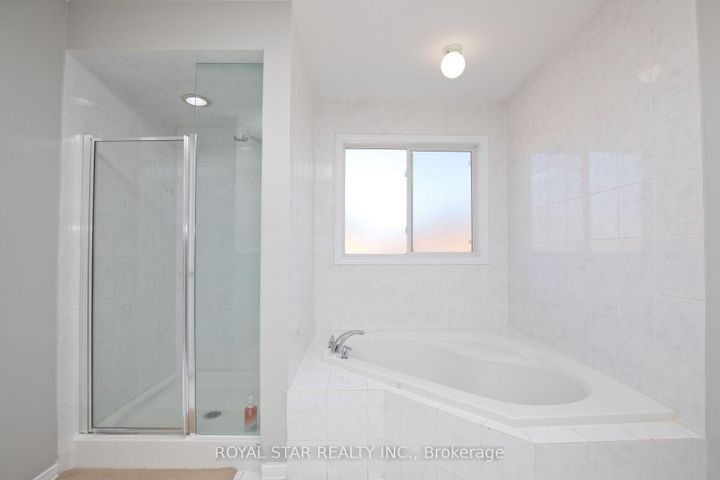 Photo 25 at 51 Cape Dorset Crescent, Wellington, Brampton