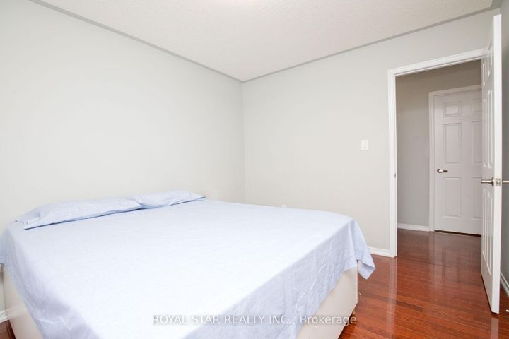 Photo 31 at 51 Cape Dorset Crescent, Wellington, Brampton