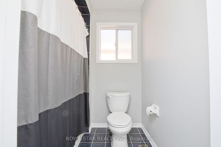 Photo 33 at 51 Cape Dorset Crescent, Wellington, Brampton