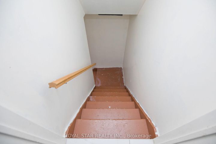 Photo 36 at 51 Cape Dorset Crescent, Wellington, Brampton