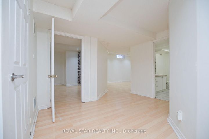 Photo 39 at 51 Cape Dorset Crescent, Wellington, Brampton