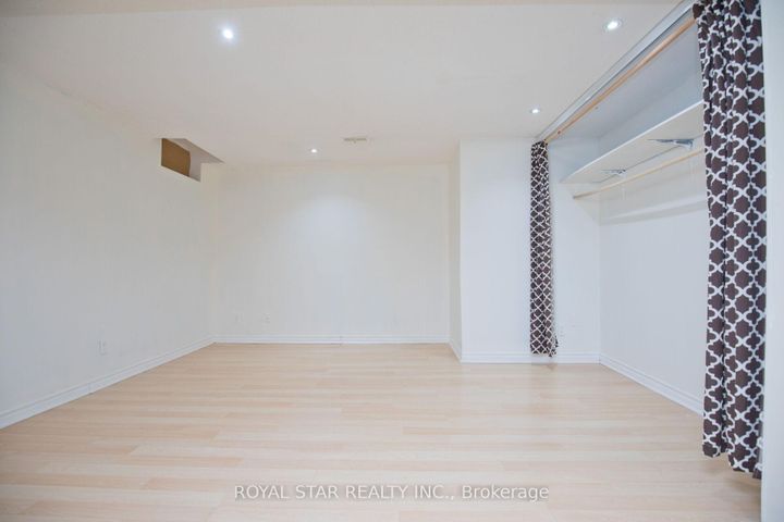 Photo 40 at 51 Cape Dorset Crescent, Wellington, Brampton