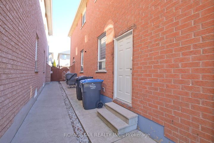 Photo 45 at 51 Cape Dorset Crescent, Wellington, Brampton