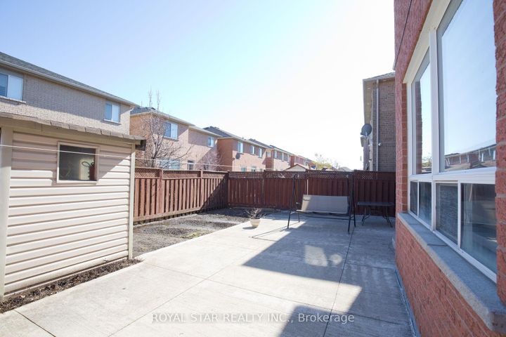 Photo 46 at 51 Cape Dorset Crescent, Wellington, Brampton