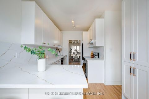 Photo 5 at 59D Woodbine Avenue, The Beaches, Toronto