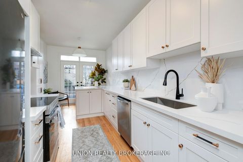 Photo 9 at 59D Woodbine Avenue, The Beaches, Toronto