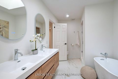 Photo 26 at 59D Woodbine Avenue, The Beaches, Toronto