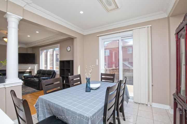 Photo 17 at 3 Okanagan Drive, Wellington, Brampton
