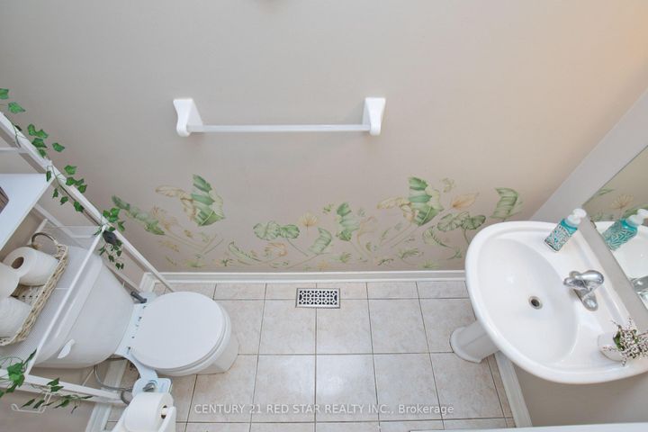 Photo 18 at 3 Okanagan Drive, Wellington, Brampton