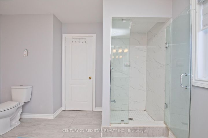 Photo 27 at 3 Okanagan Drive, Wellington, Brampton