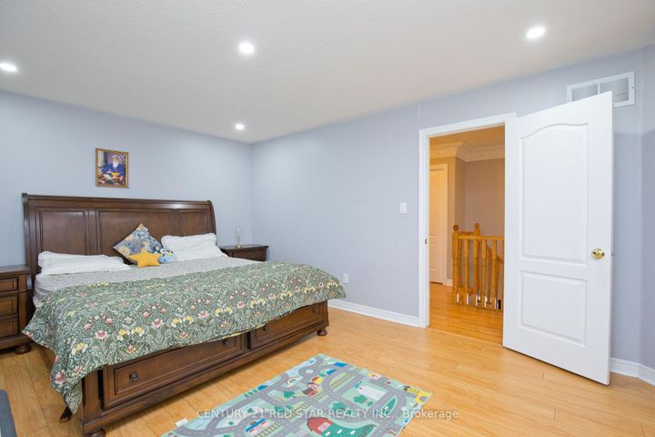 Photo 30 at 3 Okanagan Drive, Wellington, Brampton