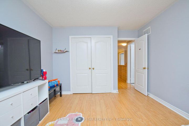 Photo 33 at 3 Okanagan Drive, Wellington, Brampton