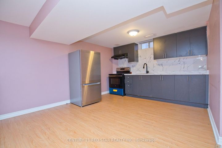 Photo 42 at 3 Okanagan Drive, Wellington, Brampton