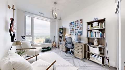 Photo 13 at 812 - 6 David Eyer Road, Rural Richmond Hill, Richmond Hill