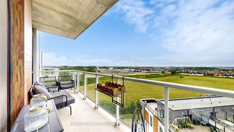 Photo 17 at 812 - 6 David Eyer Road, Rural Richmond Hill, Richmond Hill