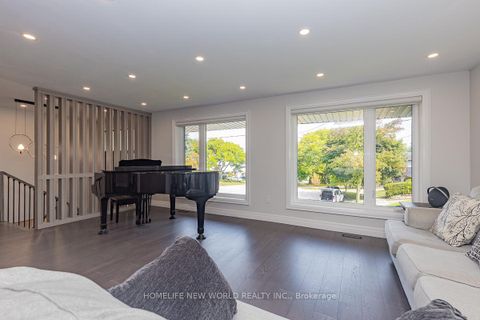 Photo 1 at 37 SHOULDICE Court, Windfields, Toronto