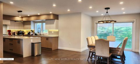 Photo 3 at 37 SHOULDICE Court, Windfields, Toronto