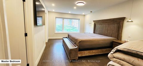 Photo 6 at 37 SHOULDICE Court, Windfields, Toronto