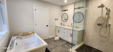 Photo 7 at 37 SHOULDICE Court, Windfields, Toronto