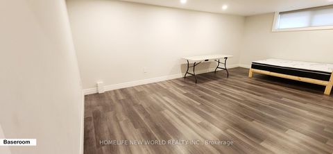 Photo 11 at 37 SHOULDICE Court, Windfields, Toronto