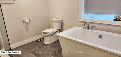 Photo 12 at 37 SHOULDICE Court, Windfields, Toronto