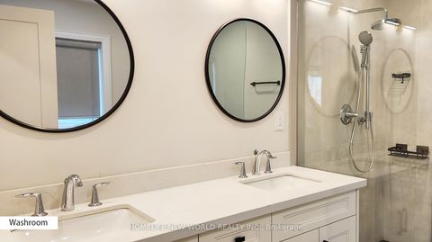 Photo 15 at 37 SHOULDICE Court, Windfields, Toronto