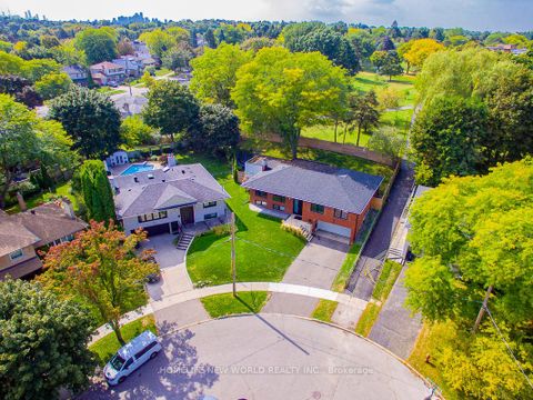 Photo 18 at 37 SHOULDICE Court, Windfields, Toronto