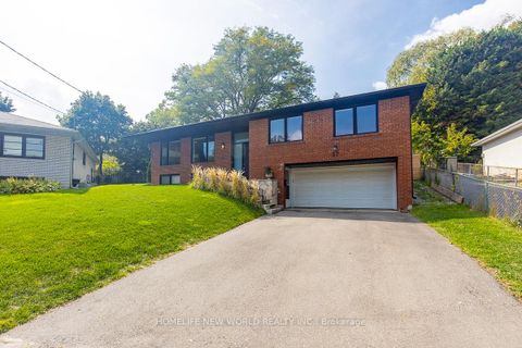 Photo 20 at 37 SHOULDICE Court, Windfields, Toronto