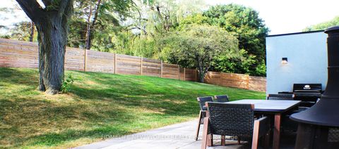 Photo 21 at 37 SHOULDICE Court, Windfields, Toronto