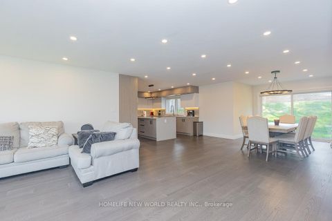 Photo 27 at 37 SHOULDICE Court, Windfields, Toronto