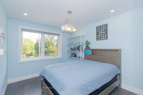 Photo 33 at 37 SHOULDICE Court, Windfields, Toronto