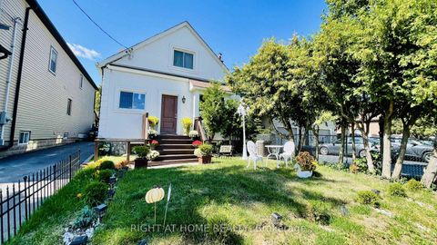 Photo 1 at 174 Aylesworth Avenue, Cliffside, Toronto