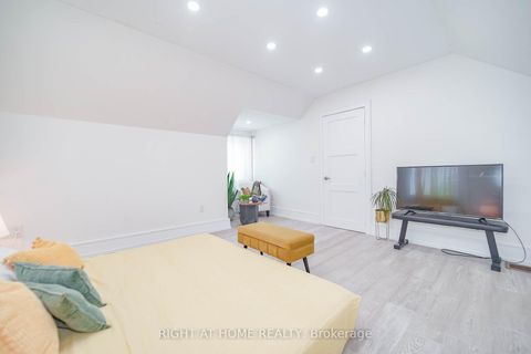 Photo 25 at 174 Aylesworth Avenue, Cliffside, Toronto