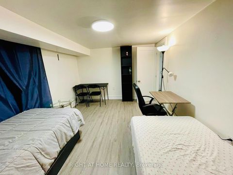 Photo 31 at 174 Aylesworth Avenue, Cliffside, Toronto