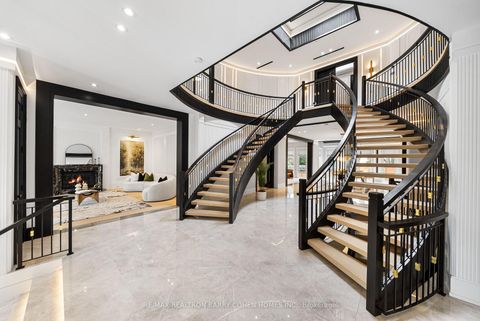 Photo 3 at 192 Lord Seaton Road, Windfields, Toronto