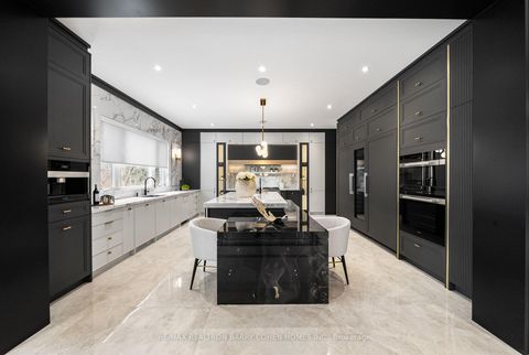 Photo 10 at 192 Lord Seaton Road, Windfields, Toronto