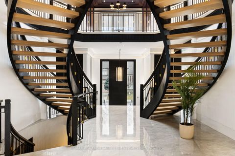 Photo 18 at 192 Lord Seaton Road, Windfields, Toronto