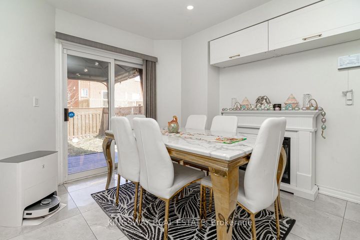 Photo 12 at 891 STONEBRIDGE Avenue, East Credit, Mississauga