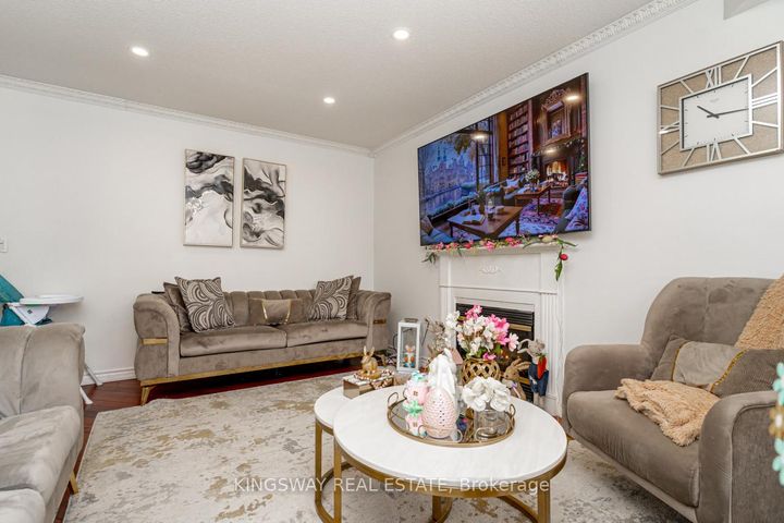 Photo 13 at 891 STONEBRIDGE Avenue, East Credit, Mississauga