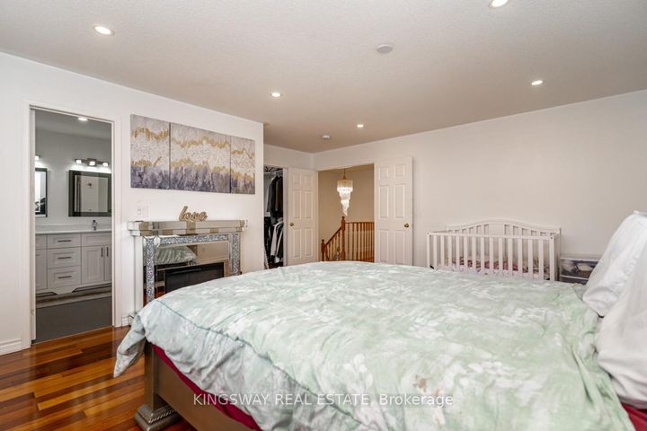 Photo 23 at 891 STONEBRIDGE Avenue, East Credit, Mississauga
