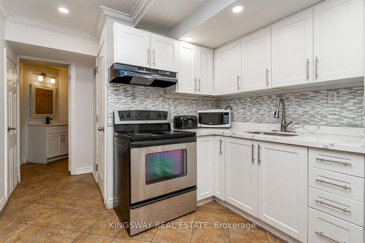 Photo 27 at 891 STONEBRIDGE Avenue, East Credit, Mississauga