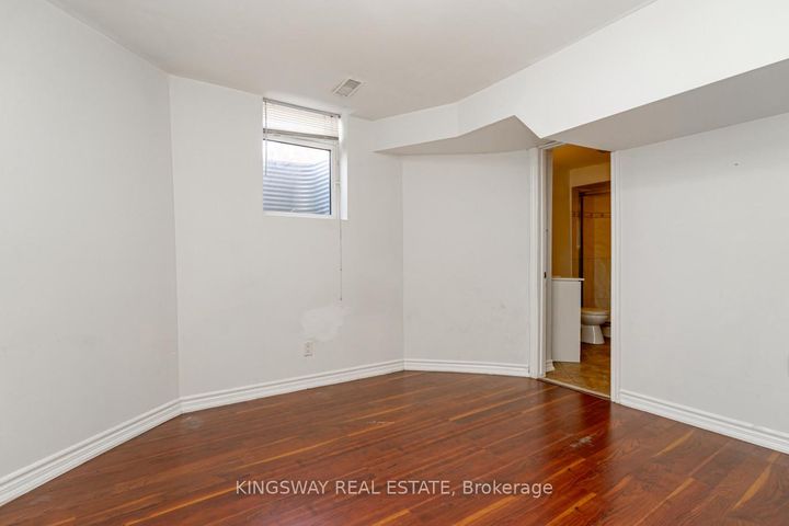 Photo 29 at 891 STONEBRIDGE Avenue, East Credit, Mississauga