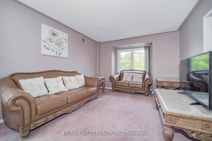 Photo 1 at 1976 Edenwood Drive, Samac, Oshawa