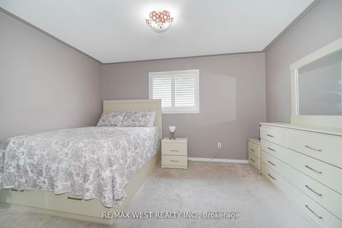 Photo 5 at 1976 Edenwood Drive, Samac, Oshawa