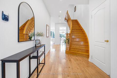 Photo 1 at 41 - 8 Townwood Drive, Jefferson, Richmond Hill