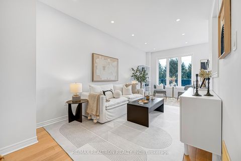 Photo 3 at 41 - 8 Townwood Drive, Jefferson, Richmond Hill