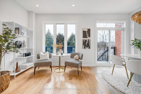 Photo 11 at 41 - 8 Townwood Drive, Jefferson, Richmond Hill